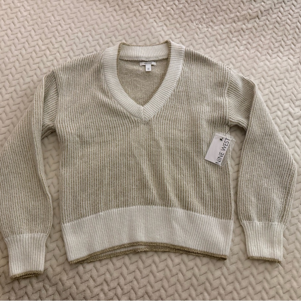 Women’s Nine West V-Neck Sweater, BNWT, Size XS